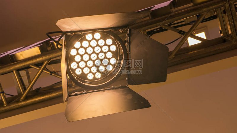 上海工程照明灯具选型的五大关键考量